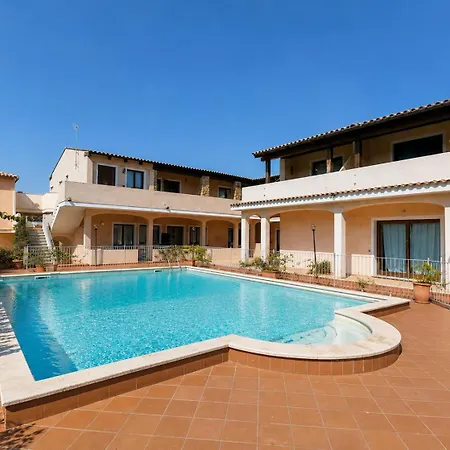 Two Bedroom With Pool Taty Апартаменти *